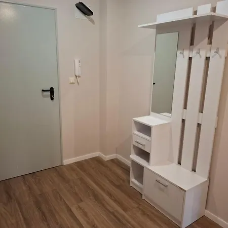 Summer 2 Apartment *